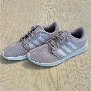 Women’s Adidas Cloudfoam QT Racer Memory Foam Sneaker Shoes (Light Pink/White)